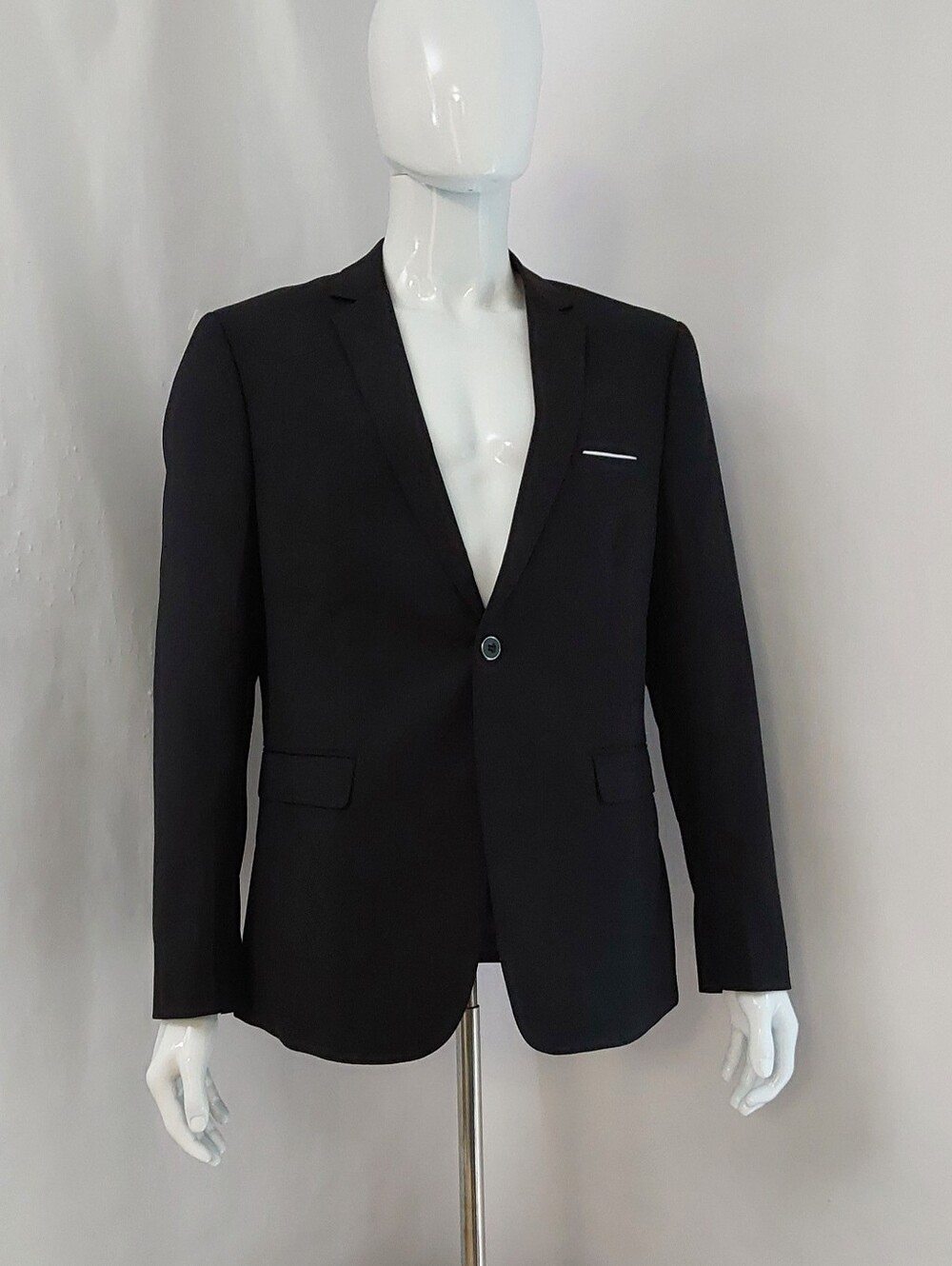 Men's Black Single-Button Blazer - Classic Fit